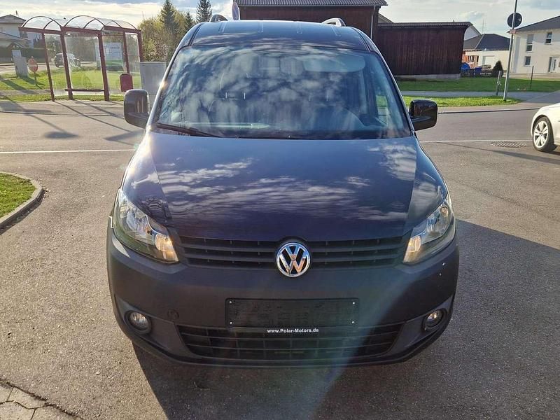 Second-hand VW Caddy Maxi 102 CP (75 kW) 2013 Negru Monovolum
