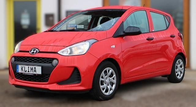Gebraucht Hyundai i10 Select 67 PS (49 kW) 2020 Tomato red / sol Kleinwagen
