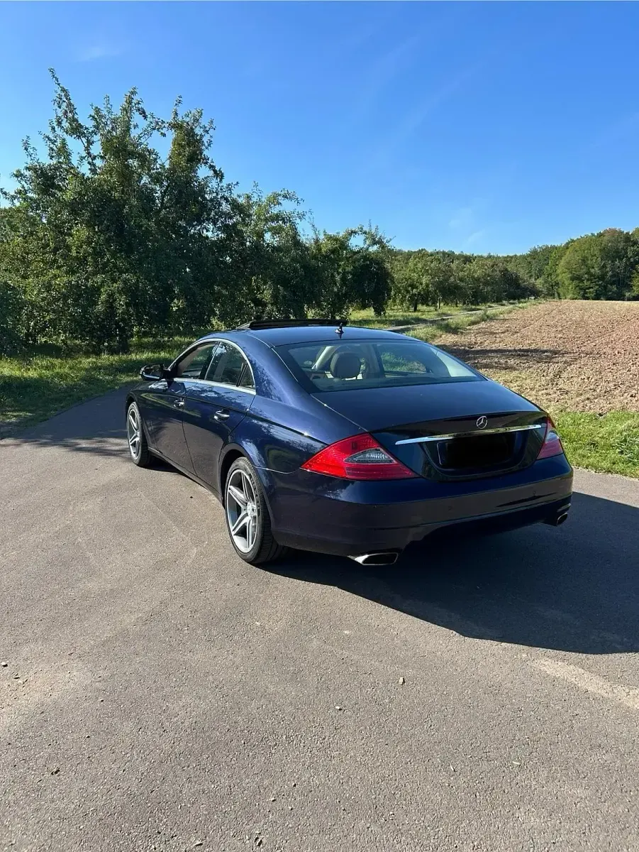 Gebraucht Mercedes CLS300 231 PS (169 kW) 2009 Blau Limousine