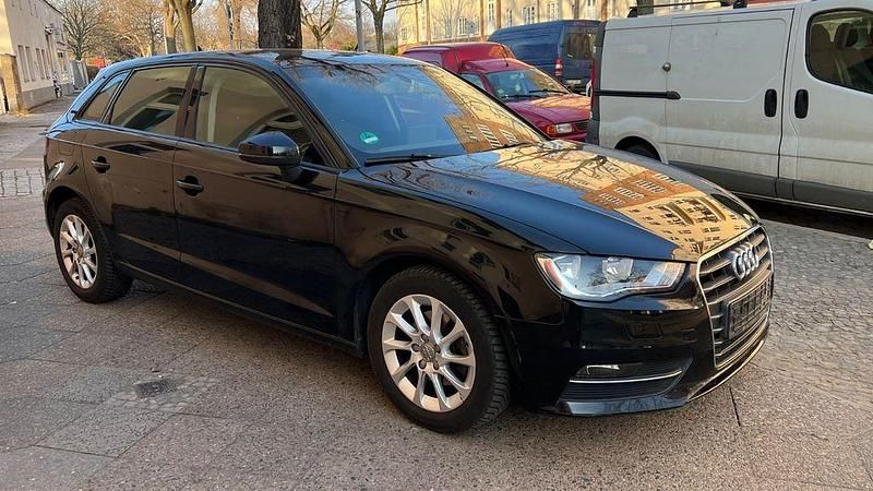 Gebraucht Audi A3 Ambiente 105 PS (77 kW) 2013 Schwarz Limousine