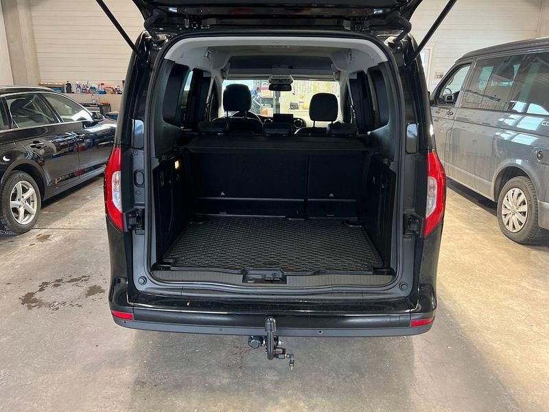 Gebraucht Mercedes T180 131 PS (96 kW) 2023 Schwarz Van / Kleinbus