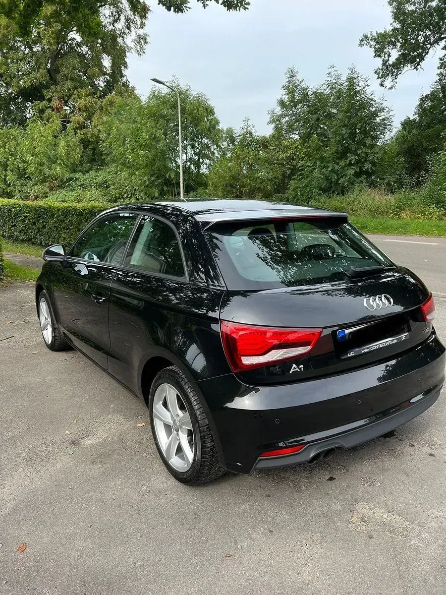 Gebraucht Audi A1 Design 125 PS (91 kW) 2015 Schwarz Kleinwagen