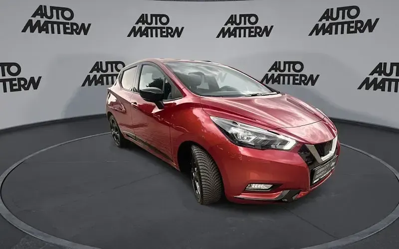 Gebraucht Nissan Micra 92 PS (67 kW) 2021 Red (metallic) Kleinwagen
