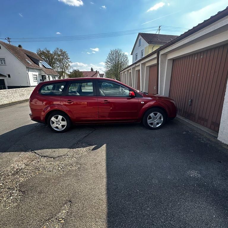 Second-hand Ford Focus Style 109 CP (80 kW) 2007 Roșu Berlinǎ