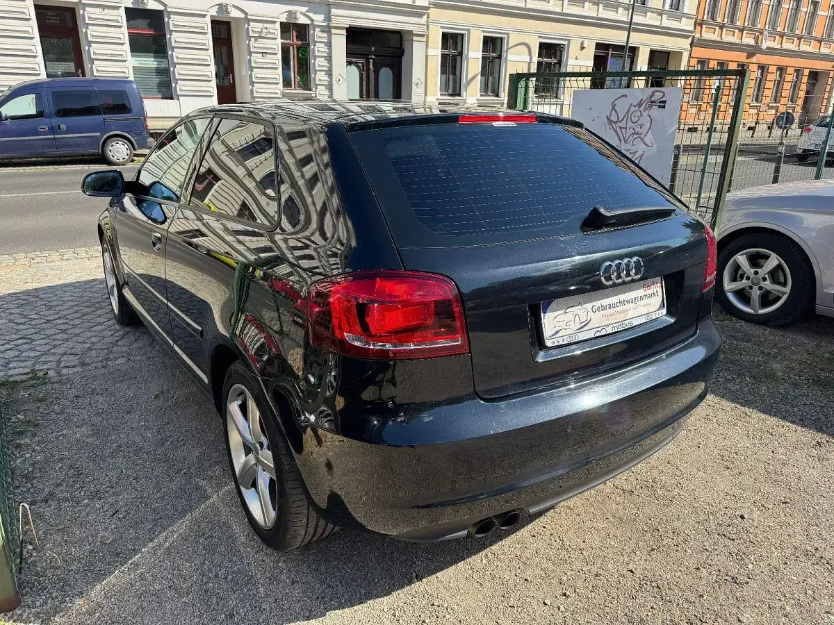Używany Audi A3 Ambition 125 KM (91 kW) 2012 Czarny Hatchback