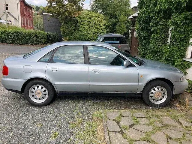 Gebraucht Audi A4 101 PS (74 kW) 1997 Silber Limousine