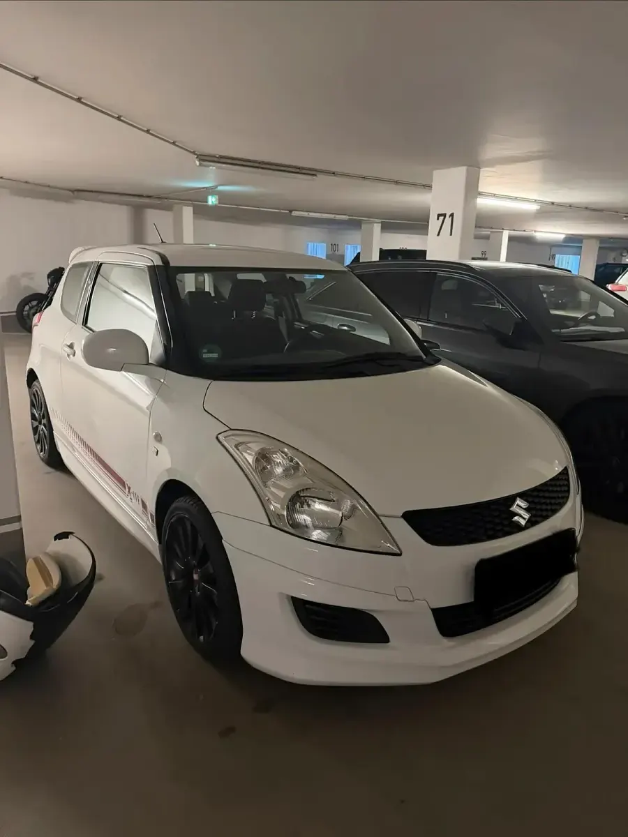Gebraucht Suzuki Swift 94 PS (69 kW) 2013 Weiß Kleinwagen