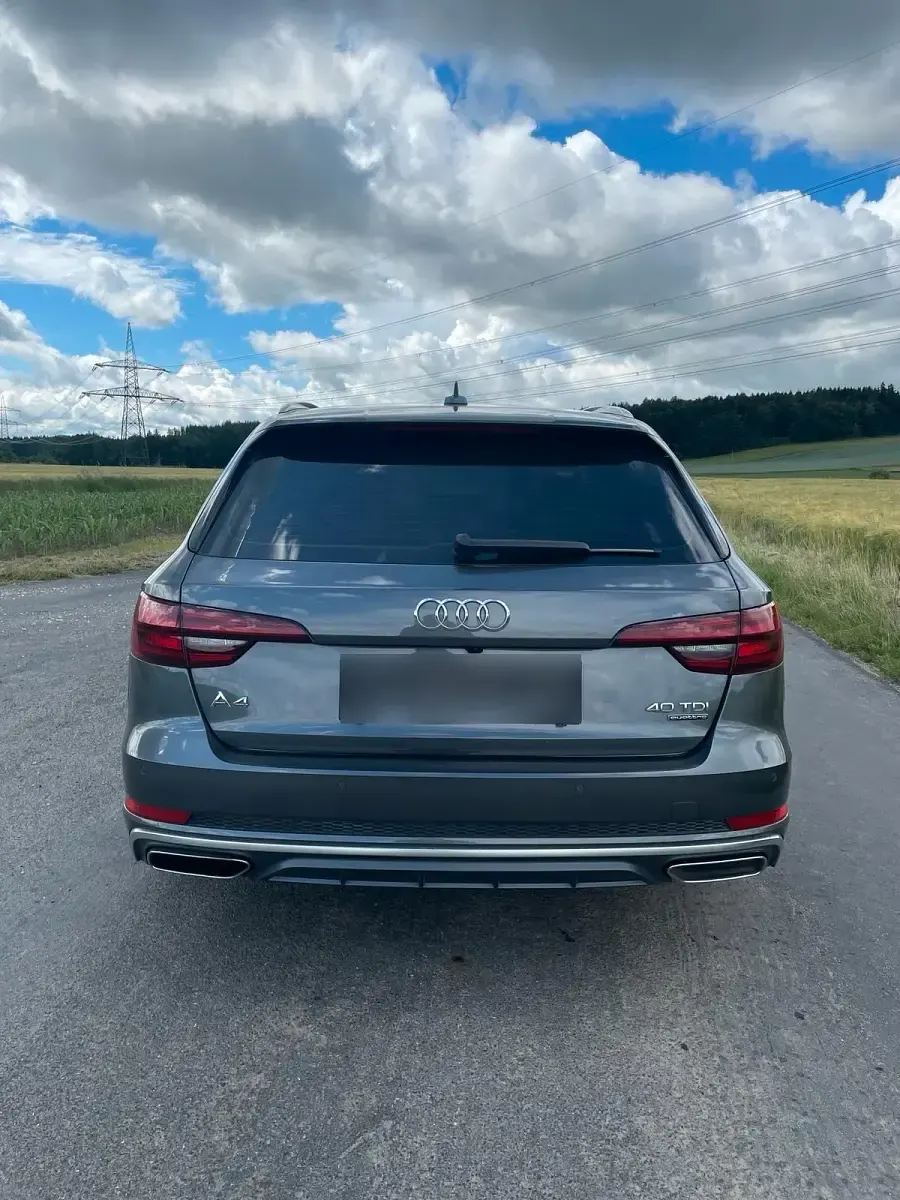 Gebraucht Audi A4 190 PS (139 kW) 2019 Grau Kombi