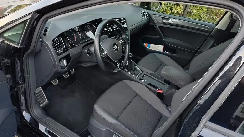 Gebraucht VW Golf VII Join 131 PS (96 kW) 2018 Schwarz Limousine