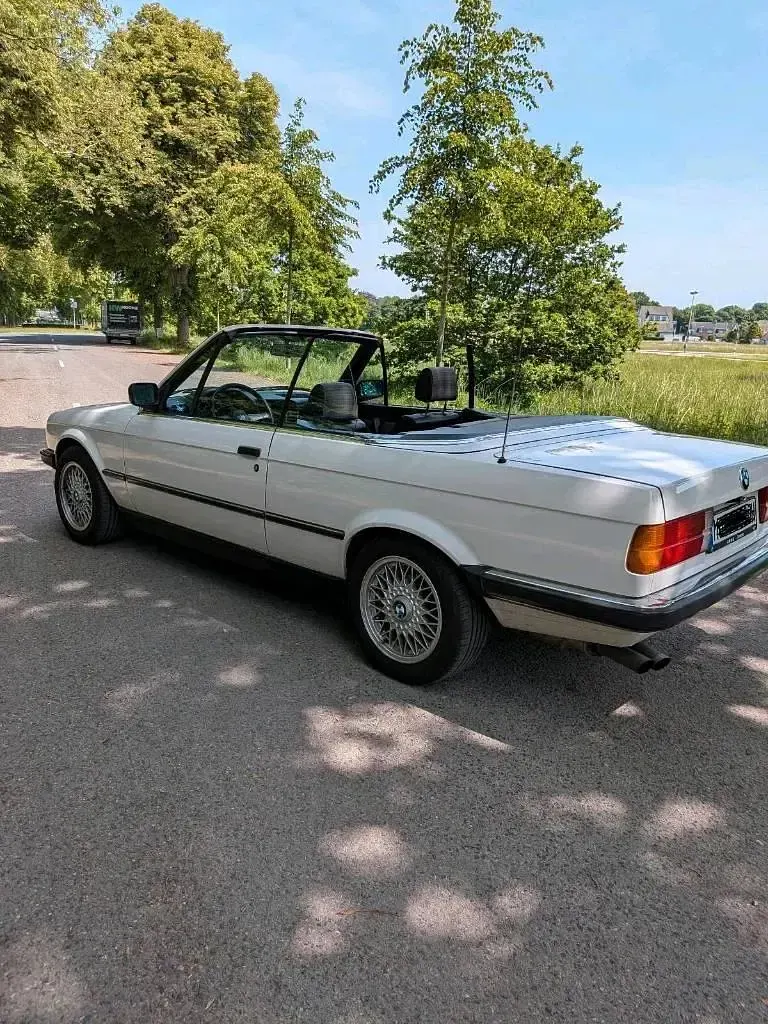 Gebraucht BMW 320 Cabriolet 129 PS (94 kW) 1988 Weiß Cabrio
