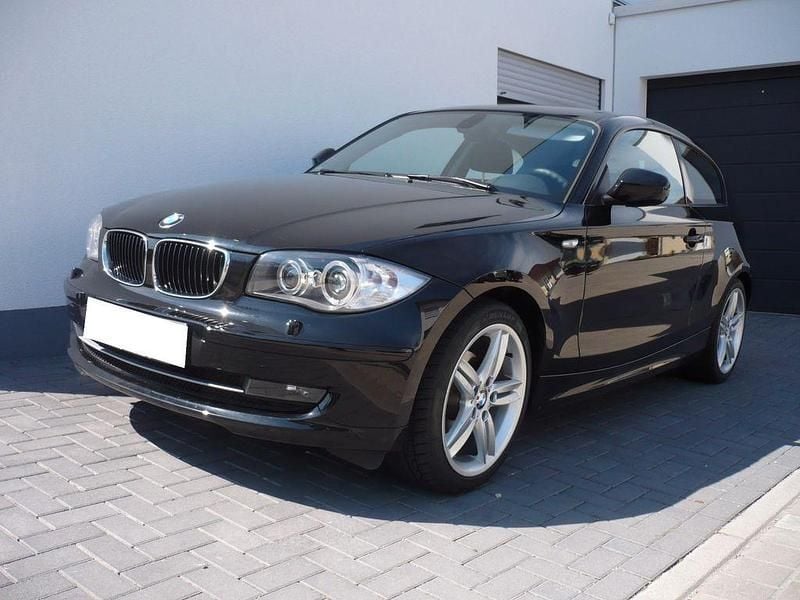 Gebraucht BMW 116 Advantage 116 PS (85 kW) 2012 Schwarz Kleinwagen