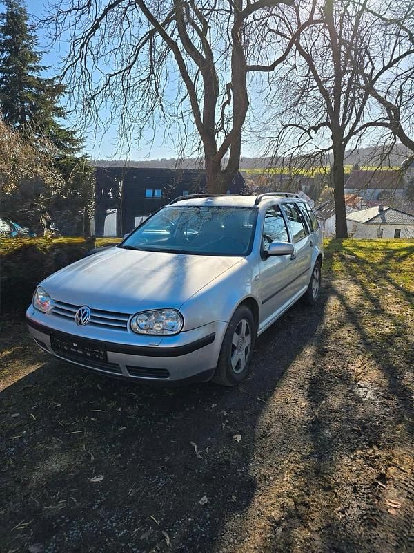 Gebraucht VW Golf IV 101 PS (74 kW) 2002 Silber Kombi