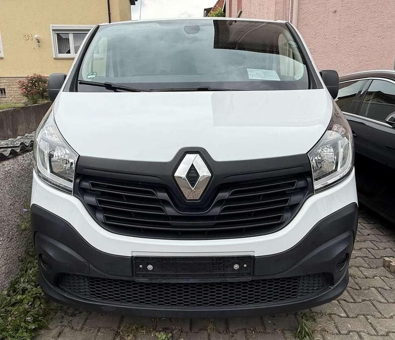 Gebraucht Renault Trafic Komfort 120 PS (88 kW) 2016 Gletscherweiss Van / Kleinbus