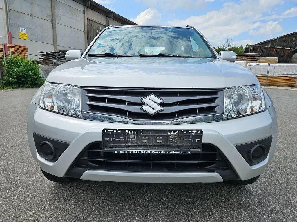 Gebraucht Suzuki Grand Vitara City 106 PS (77 kW) 2014 Silber SUV