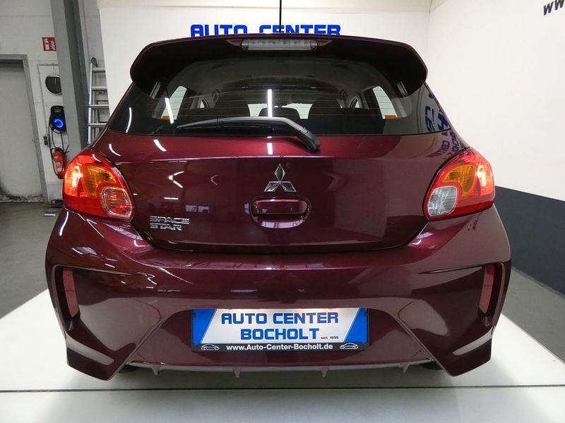 Gebraucht Mitsubishi Space Star Select 71 PS (52 kW) 2024 Rot Limousine