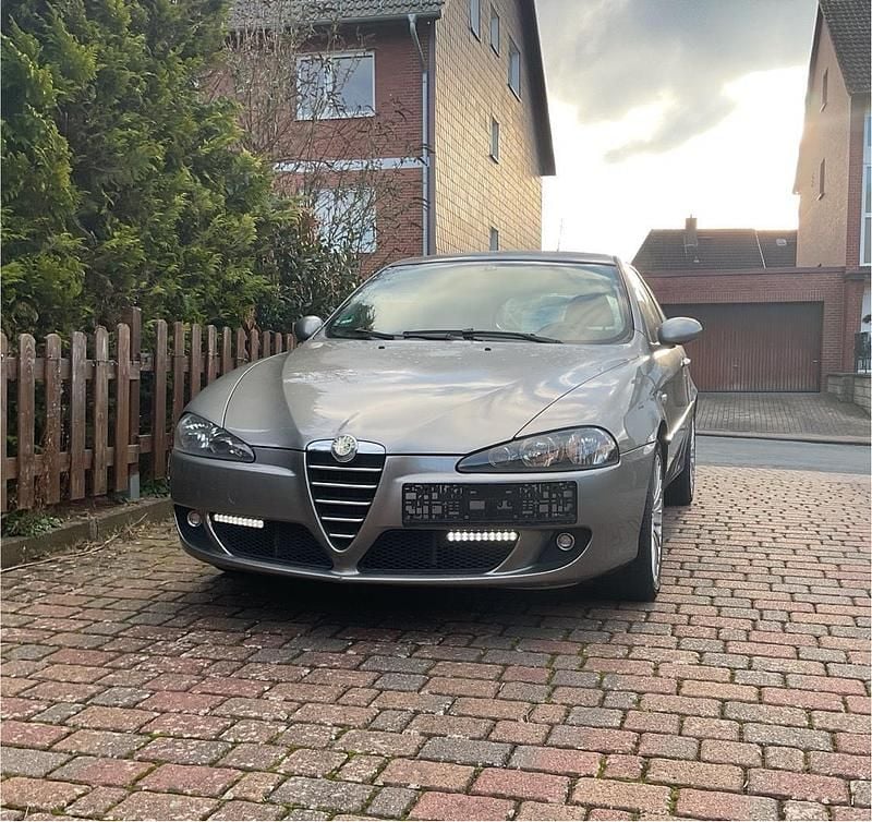 Grau Gebraucht 2010 Alfa Romeo 147 Kleinwagen | 1.200 € (Superpreis) - Bild 1/4