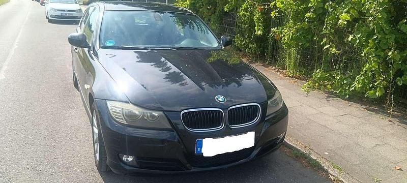 Gebraucht BMW 316 116 PS (85 kW) 2010 Schwarz Kombi
