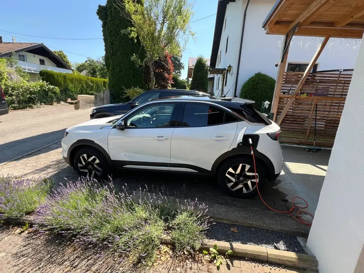 Gebraucht Opel Mokka-e Elegance 100 kW (136 PS) 2022 Weiß SUV