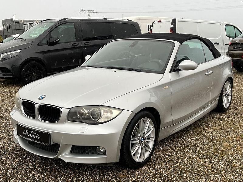 Silber Gebraucht 2009 BMW 118 Cabriolet Sport Line Cabrio | 8.990 € (Fairer Preis) - Bild 1/4
