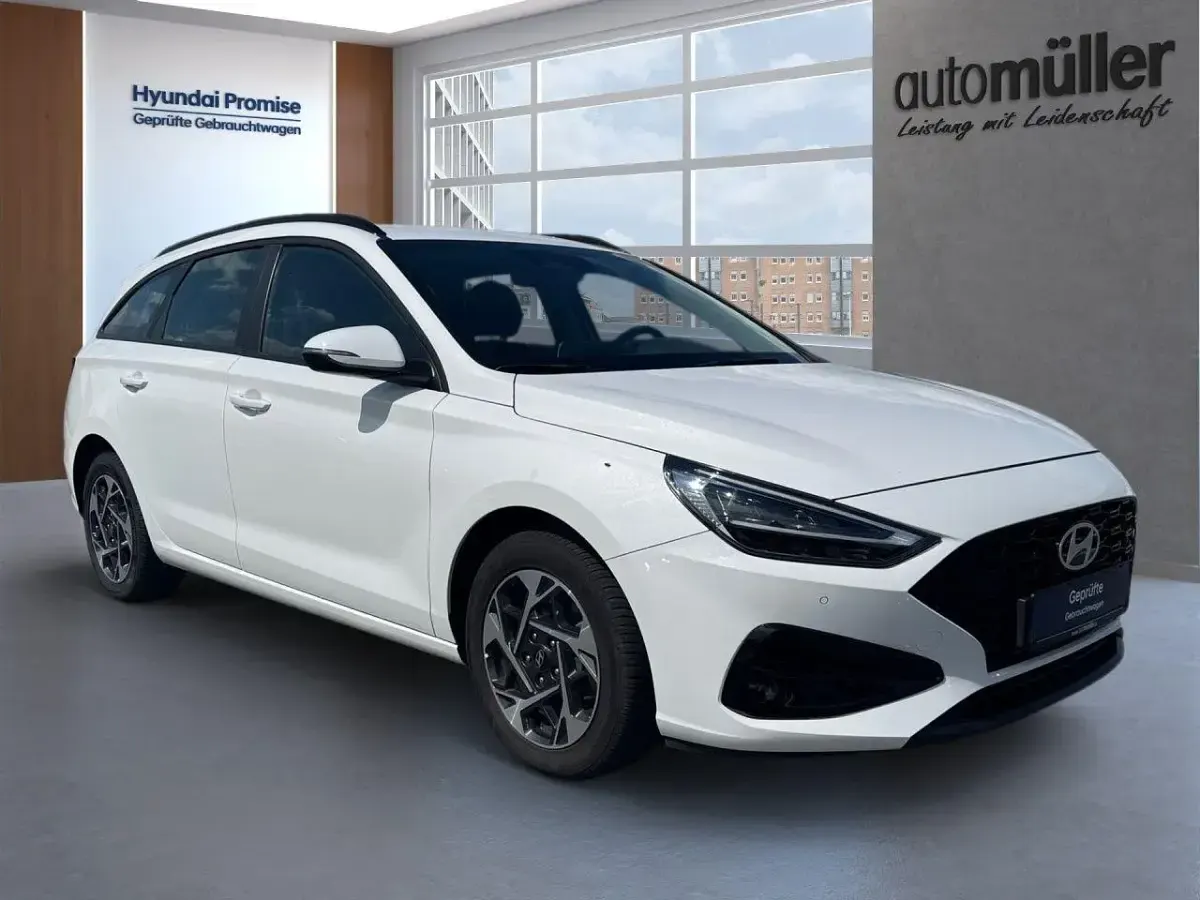 Gebraucht Hyundai i30 Prime 101 PS (74 kW) 2024 Weiß Limousine