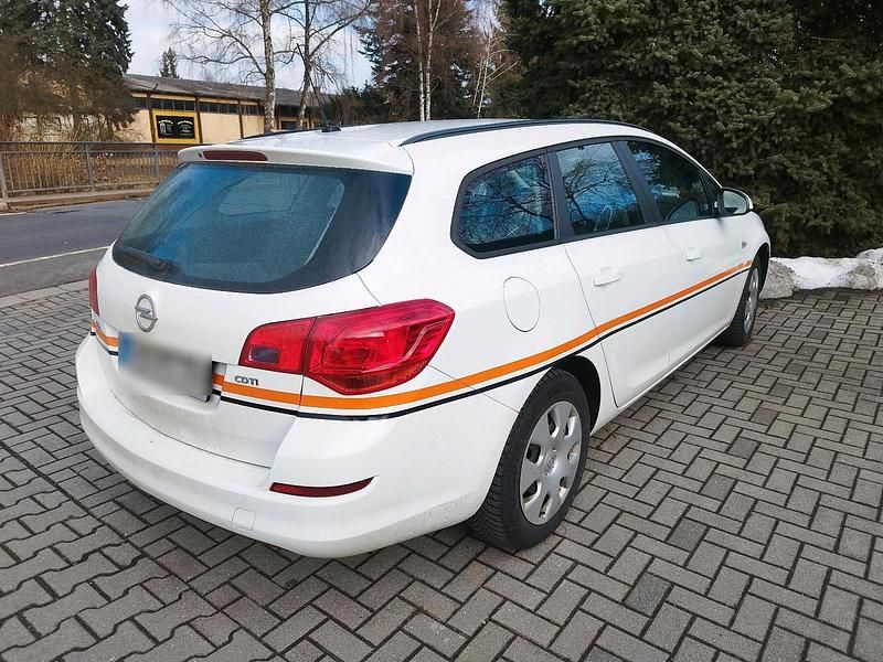 Gebraucht Opel Astra 2012 Weiß Kombi