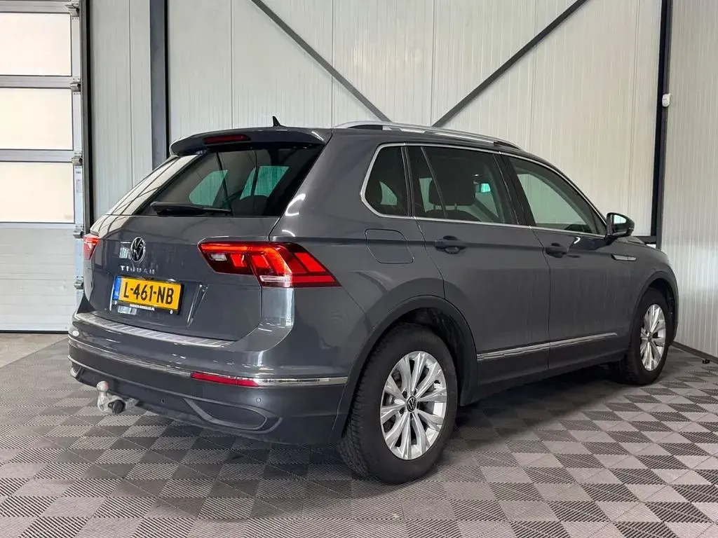 Gebraucht VW Tiguan Business 150 PS (110 kW) 2021 Grau SUV