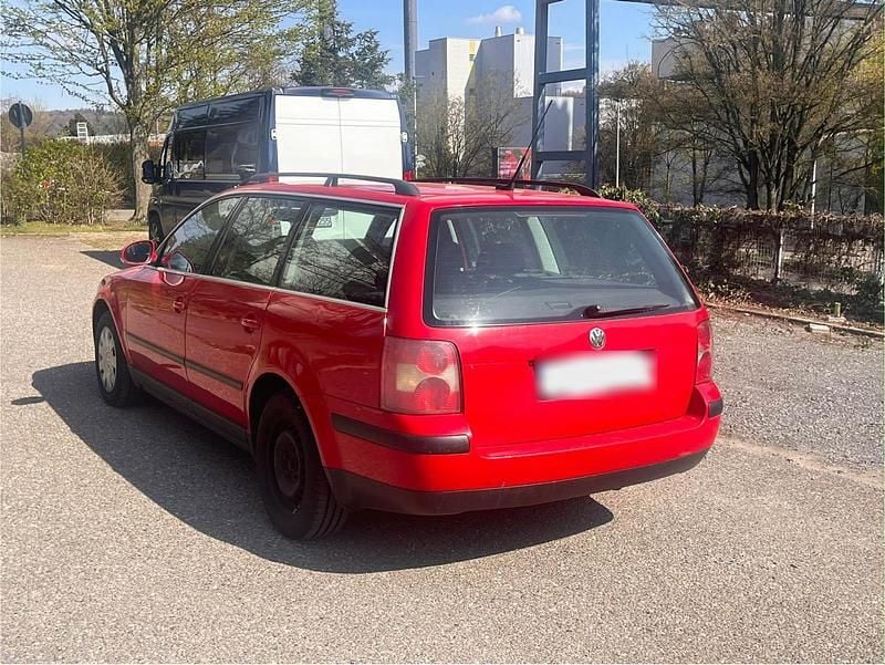Gebraucht VW Passat 105 PS (77 kW) 2005 Rot Kombi