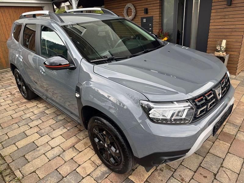 Gebraucht Dacia Duster Extreme 131 PS (96 kW) 2022 Grau SUV