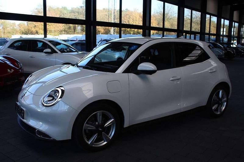 Weiß Gebraucht 2023 Ora Funky Cat 300 Pro Kleinwagen | 17.990 € (Fairer Preis) - Bild 1/4