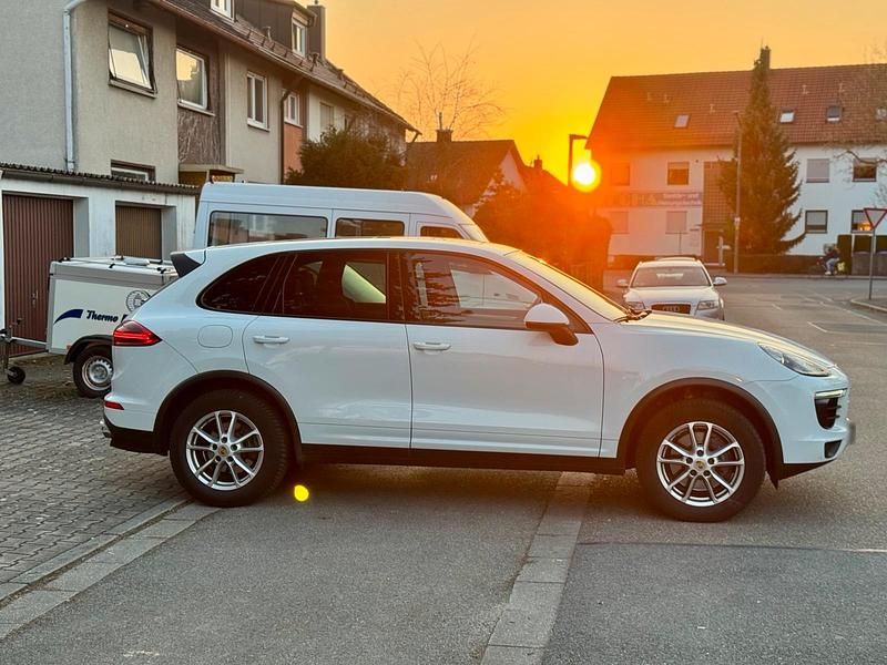 Gebraucht Porsche Cayenne 262 PS (192 kW) 2015 Weiß SUV