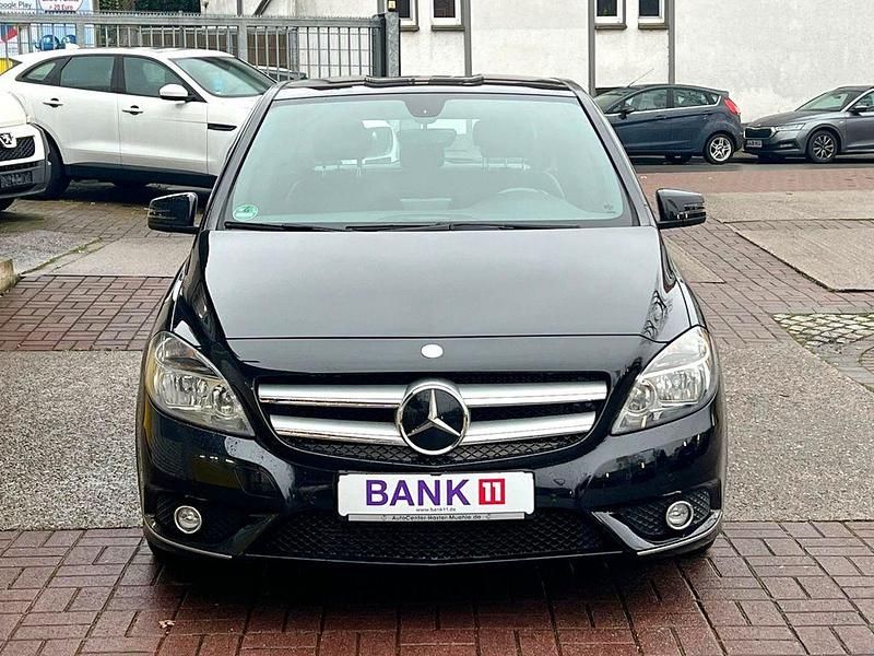 Gebraucht Mercedes B180 109 PS (80 kW) 2014 Schwarz Van / Kleinbus