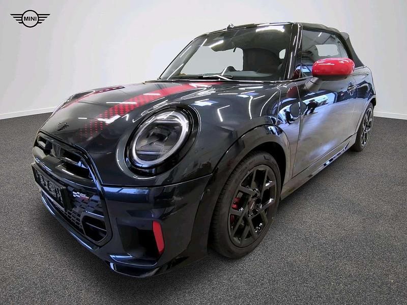 Grau Gebraucht 2024 Mini John Cooper Works Cabriolet Cabrio | 43.510 € (Teuer) - Bild 1/4