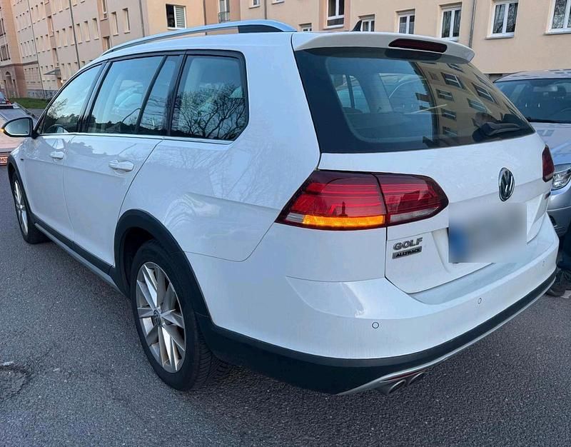 Gebraucht VW Golf Alltrack 184 PS (135 kW) 2019 Weiß Kombi