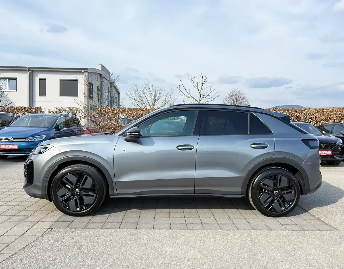 Neu VW T-Roc Sound 150 PS (110 kW) 2026 Wolf grey metallic SUV
