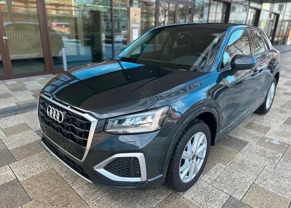 Gebraucht Audi Q2 150 PS (110 kW) 2022 Grau SUV