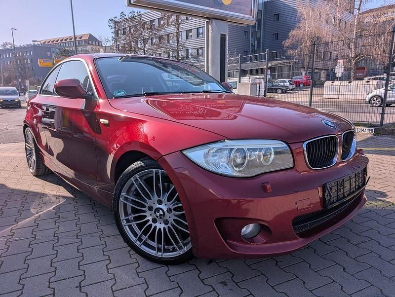 Gebraucht BMW 118 Performance 143 PS (105 kW) 2011 Rot Kleinwagen