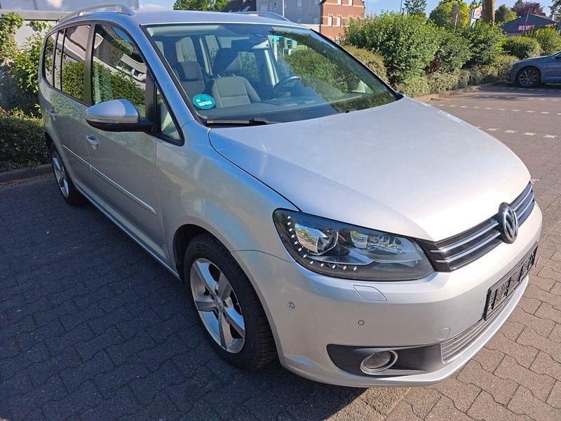 Silber Gebraucht 2011 VW Touran Highline Van / Kleinbus | 9.200 € (Fairer Preis) - Bild 1/4