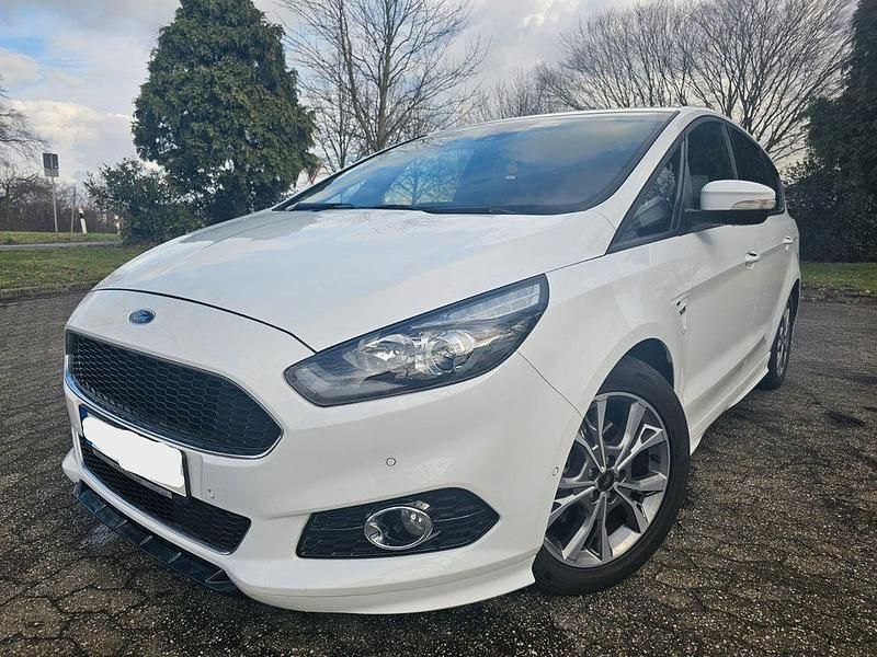 Weiß Gebraucht 2018 Ford S-MAX ST-Line Van / Kleinbus | 18.500 € (Fairer Preis) - Bild 1/4
