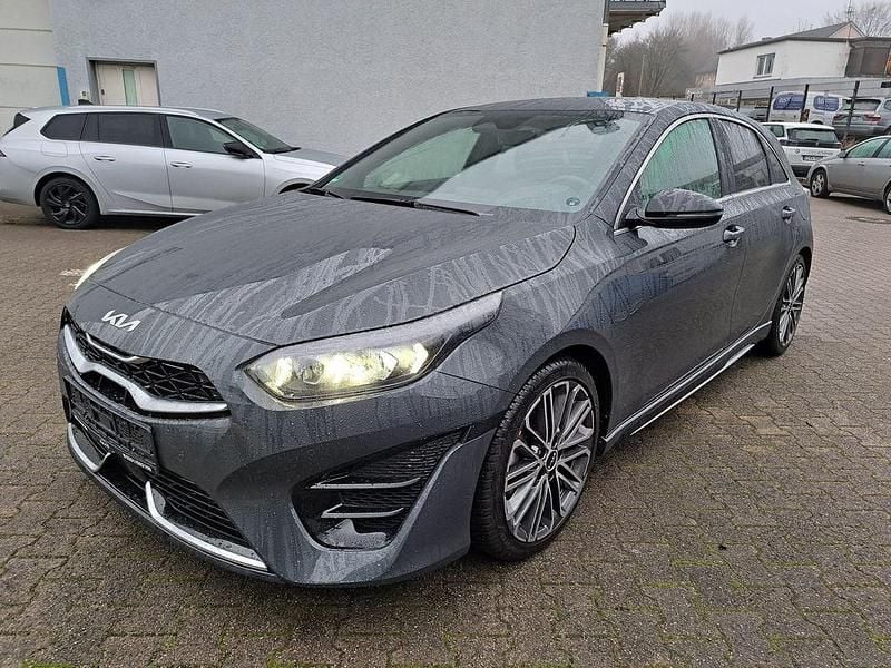 Grau Gebraucht 2024 Kia Ceed GT GT-Line Limousine | 24.990 € (Guter Preis) - Bild 1/4