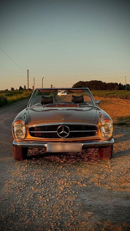 Gebraucht Mercedes 230 150 PS (110 kW) 1966 Gold Cabrio