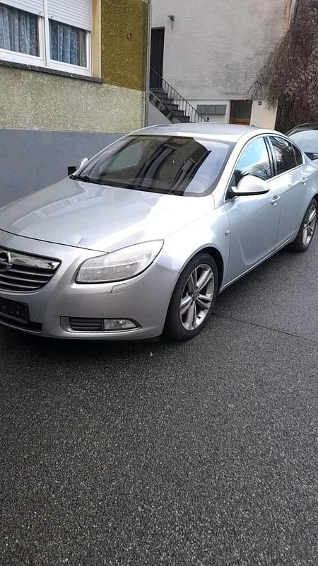 Grau Gebraucht 2010 Opel Insignia Limousine | 3.300 € (Guter Preis) - Bild 1/4