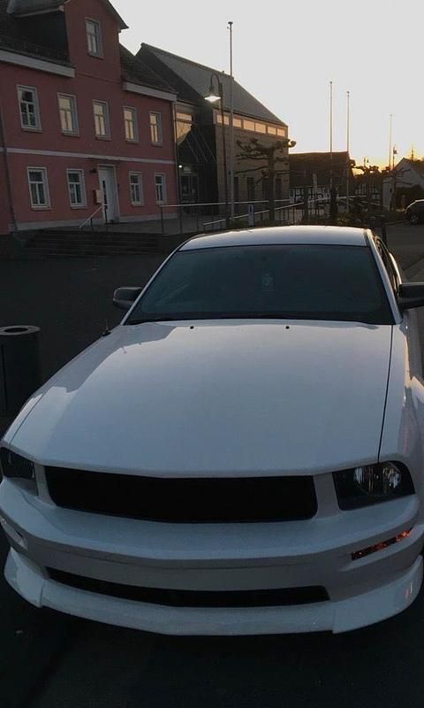 Gebraucht Ford Mustang GT Premium 305 PS (224 kW) 2006 Weiß Coupé