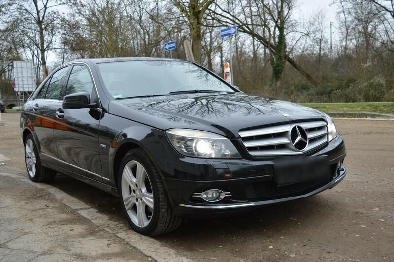 Schwarz Gebraucht 2010 Mercedes C250 Limousine | 9.399 € (Fairer Preis) - Bild 1/4