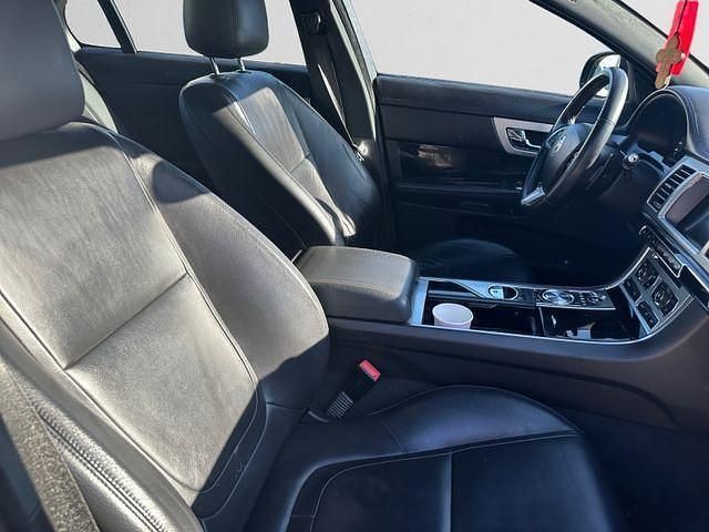 Gebraucht Jaguar XF 241 PS (177 kW) 2012 Unbekannt Limousine