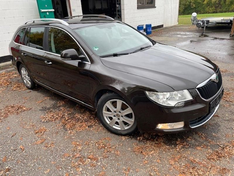 Gebraucht 2012 Skoda Superb Kombi | 7.800 € - Bild 1/4