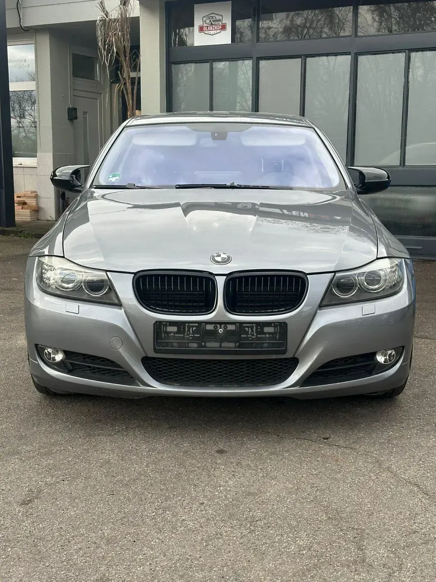 Gebraucht BMW 325 218 PS (160 kW) 2008 Grau Limousine