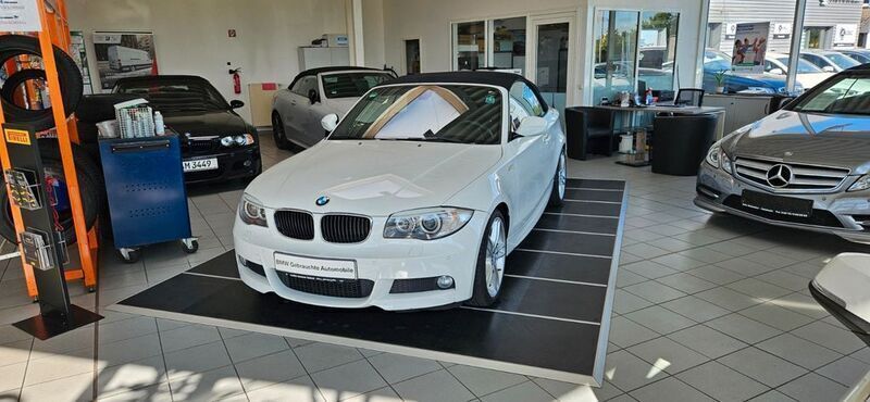 Weiß Gebraucht 2011 BMW 118 Cabriolet M Sport Cabrio | 11.490 € (Fairer Preis) - Bild 1/4