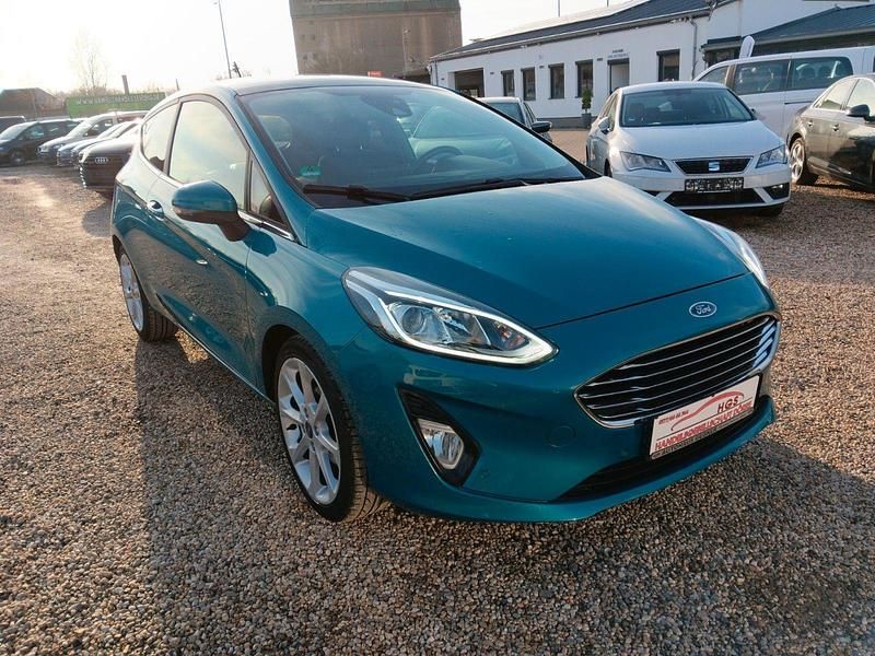 Gebraucht Ford Fiesta Titanium 125 PS (91 kW) 2018 Blau Kleinwagen
