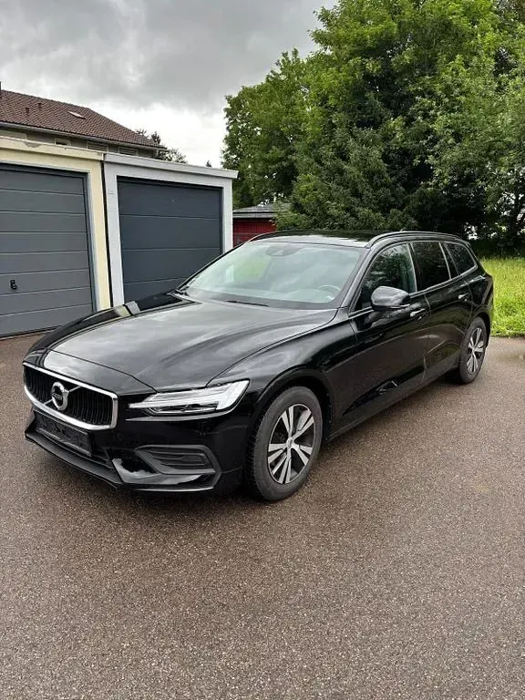 Gebraucht Volvo V60 150 PS (110 kW) 2018 Schwarz Kombi