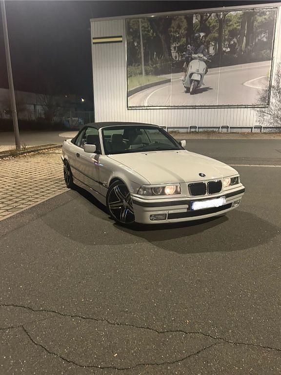 Weiß Gebraucht 1997 BMW 320 Cabriolet Cabrio | 10.999 € (Etwas zu teuer) - Bild 1/4